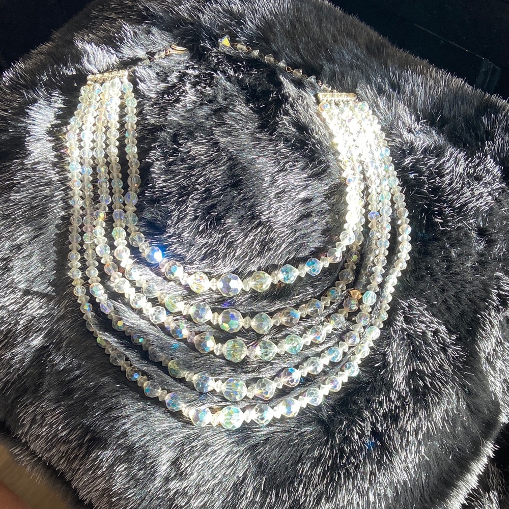 Elegant Vintage Multicolor Glass Beaded Necklace